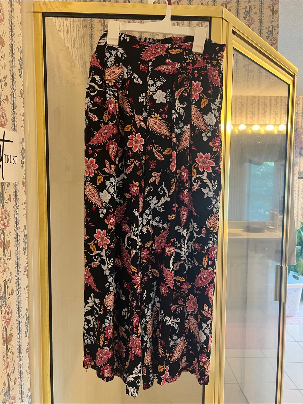 Indigo rose women’s wide leg flowered pants size S